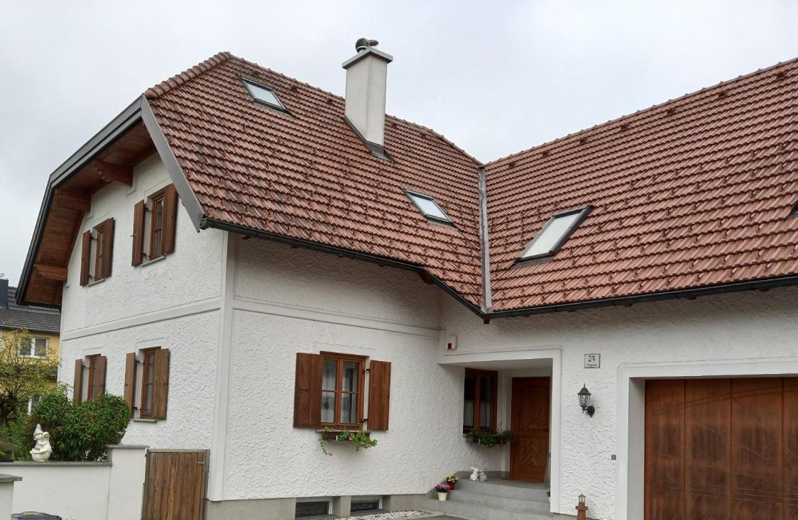 60 M² Ferienapartment Zentrumsnahe Mit Gartenbenutzung Steyr Buitenkant foto